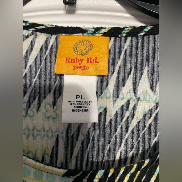 Ruby Rd.Petite Large front tying asymmetric tropical blouse - Picture 3 of 4